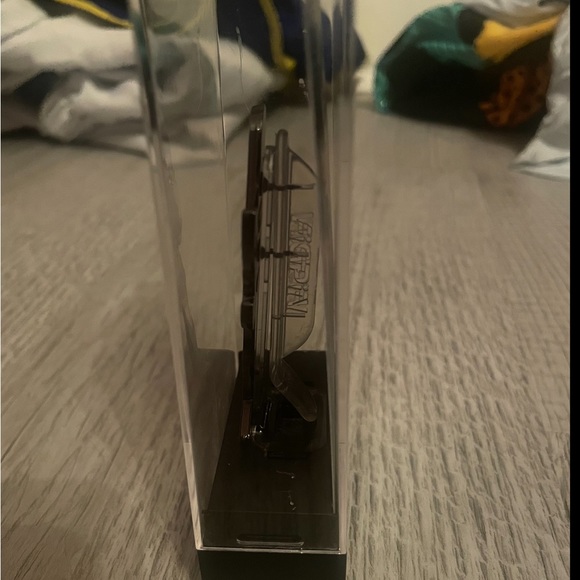 Tsuyu Ausi Pin Still In Box - Picture 5 of 5